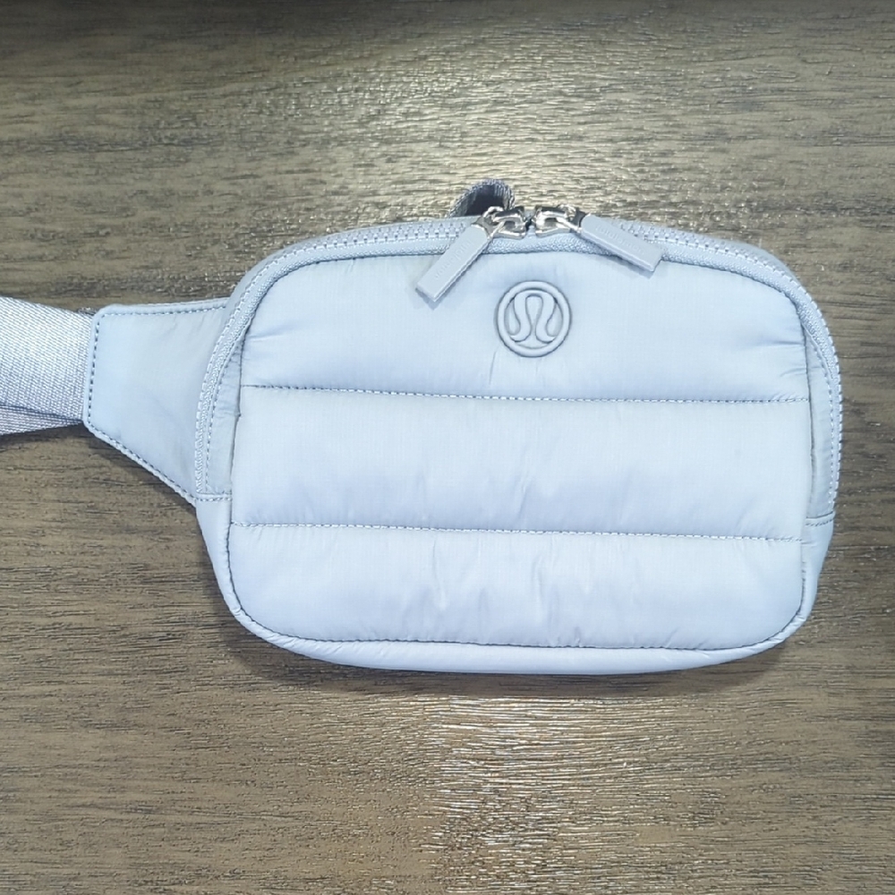 lululemon athletica Men's Belt Bag in Light Gray